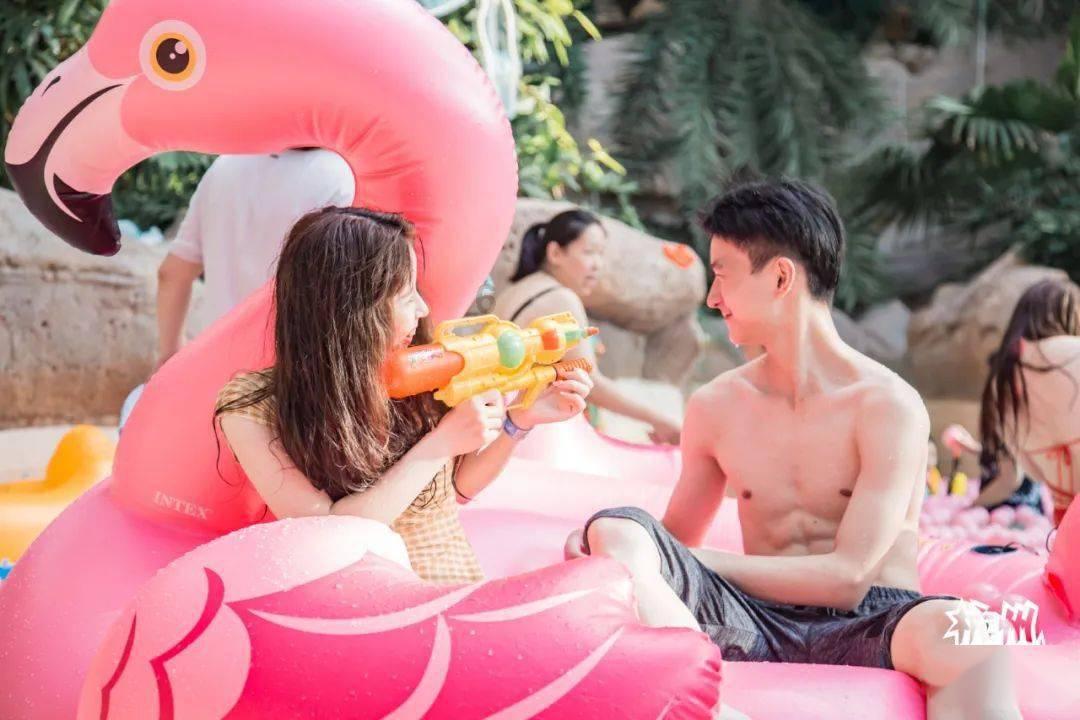 美人鱼游玩
