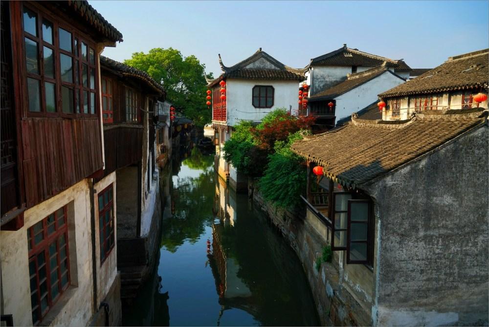跳动的旋转球
